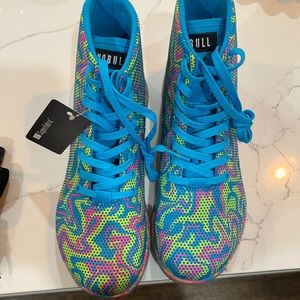 Never been worn No Bulls